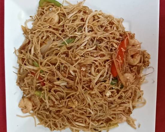 208. Home Style Fried Rice Vermicelli Noodle (乾燒伊麵)